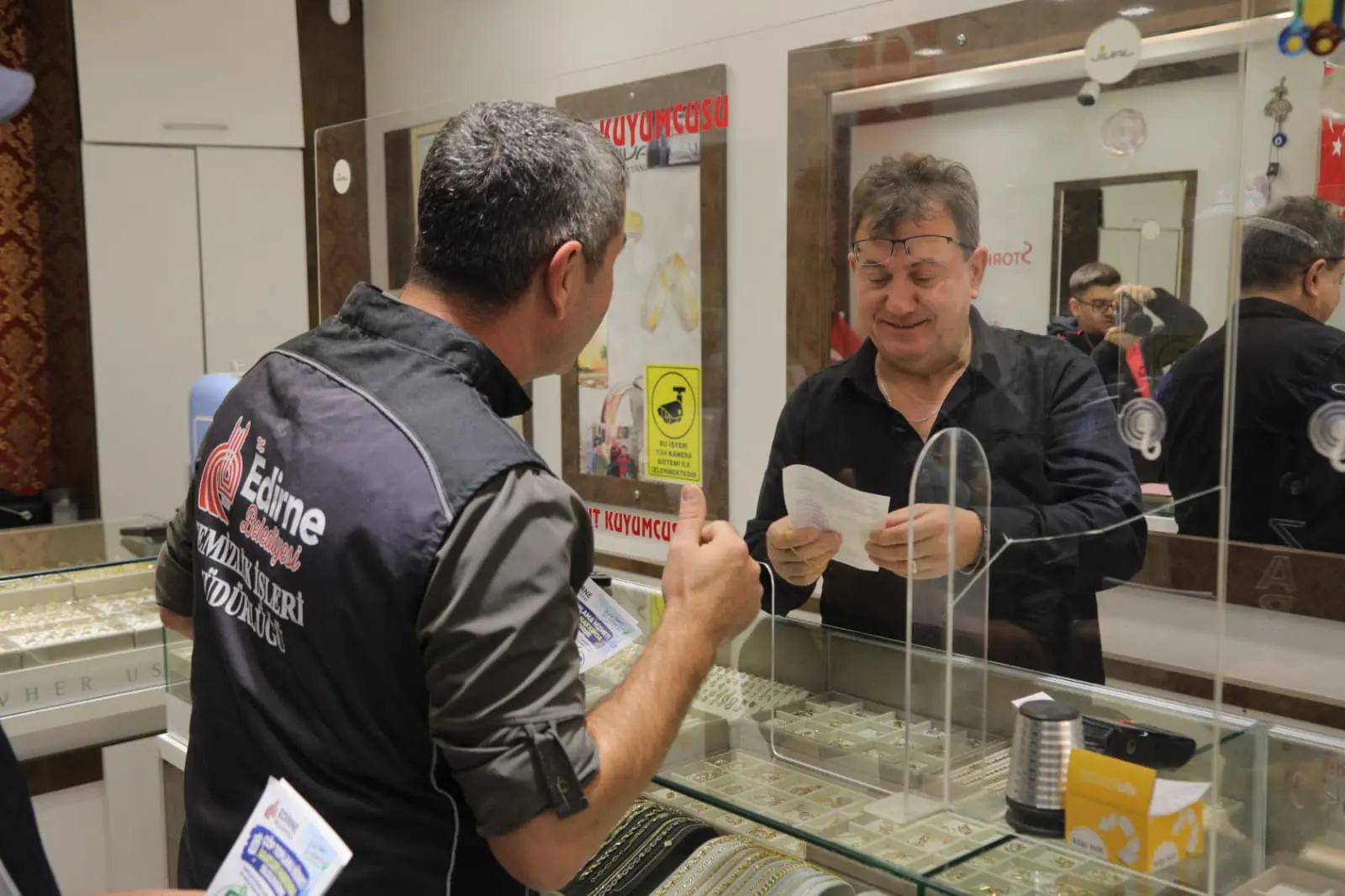 SARAÇLAR VE ÇEVRESİNDE YENİ ÇÖP TOPLAMA DÜZENİ BAŞLIYOR galeri görseli