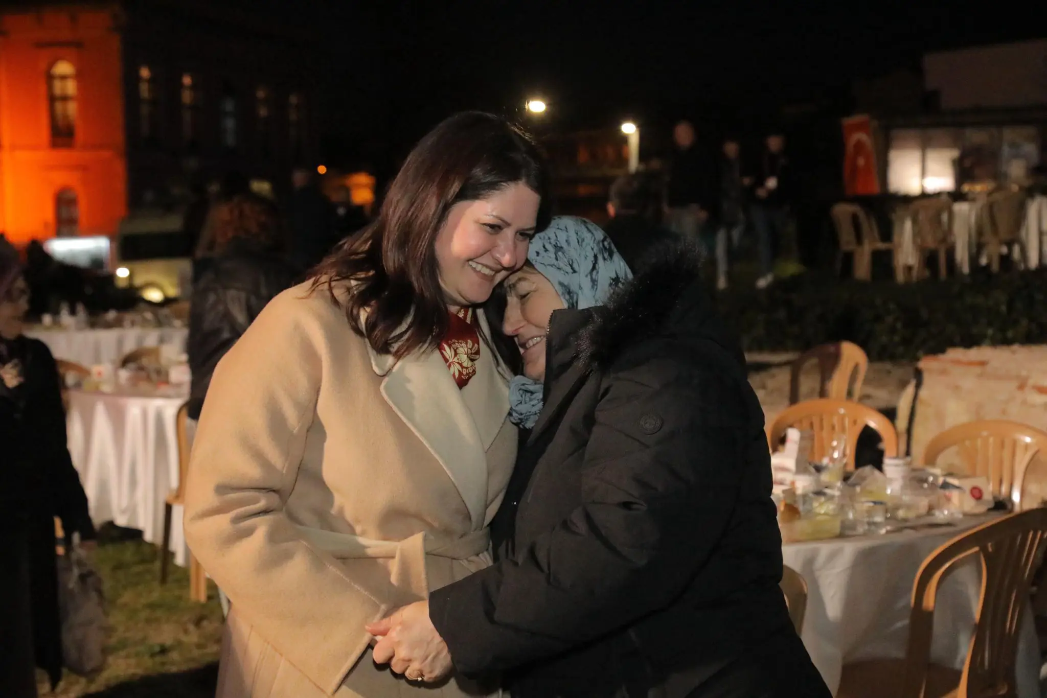 SELİMİYE MEYDANI’NDA 7 BİN 500 KİŞİLİK KADİR GECESİ İFTARI galeri görseli