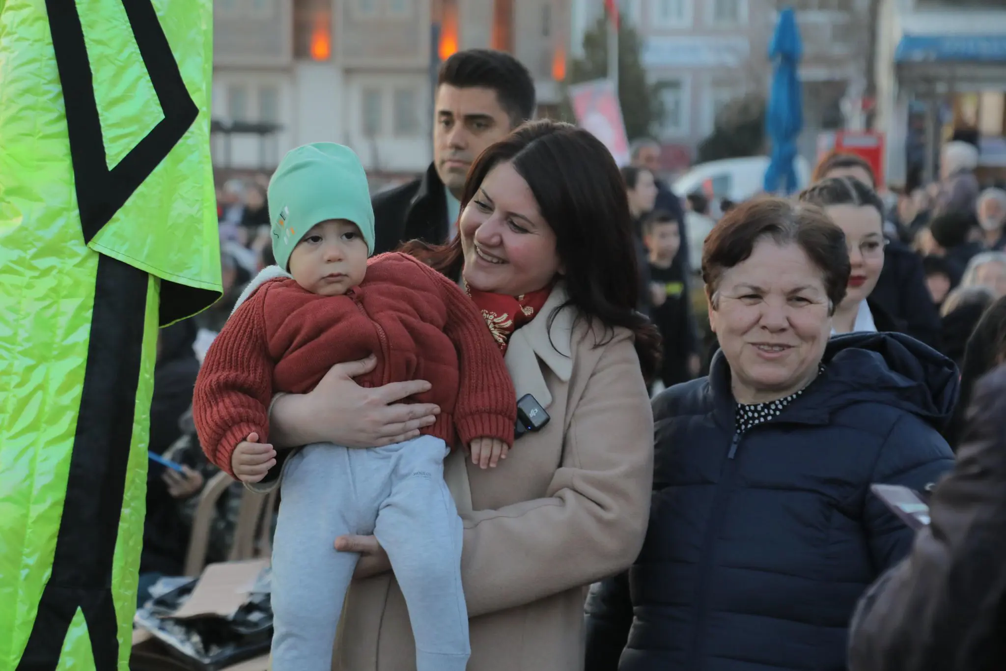 SELİMİYE MEYDANI’NDA 7 BİN 500 KİŞİLİK KADİR GECESİ İFTARI galeri görseli