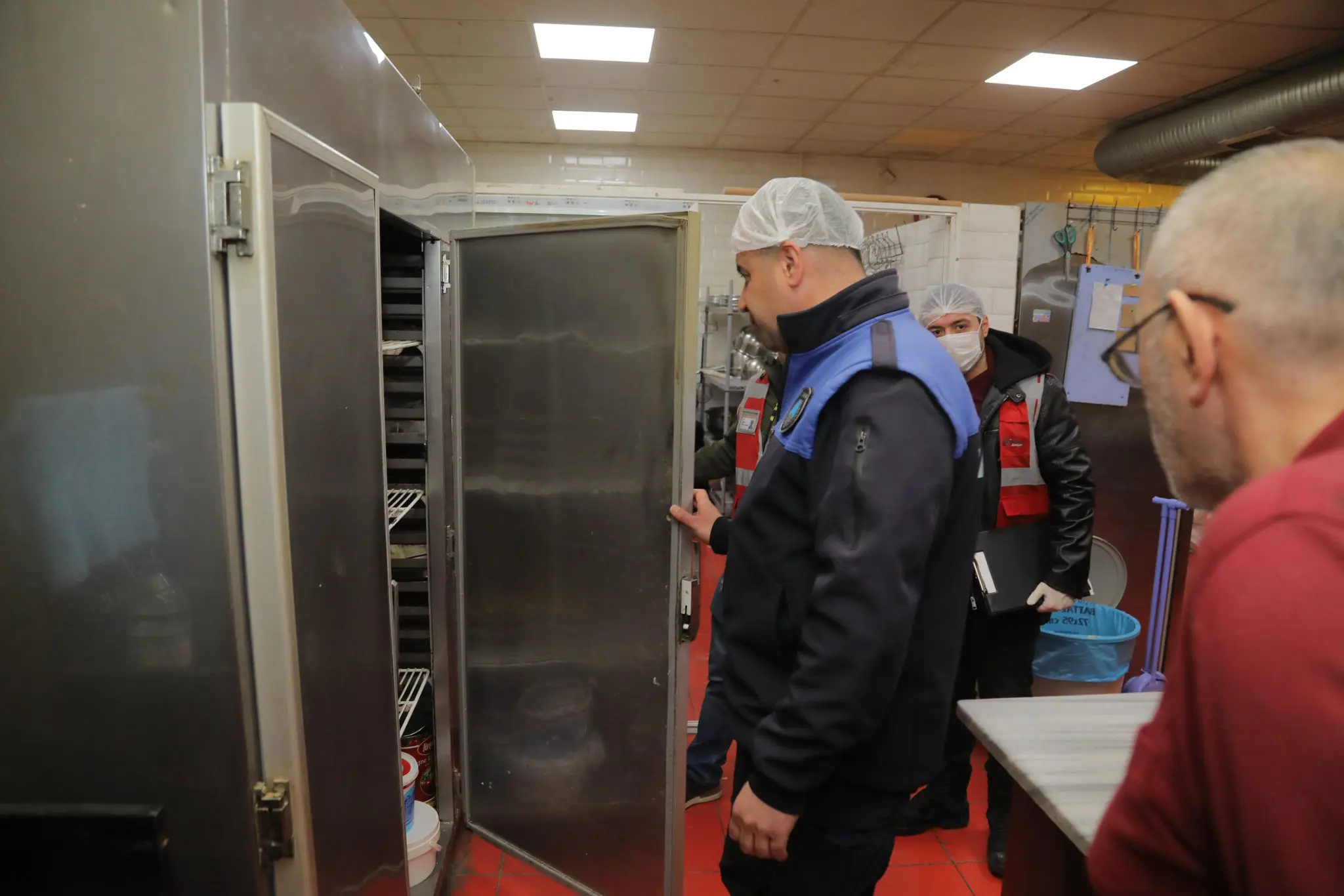 EDİRNE BELEDİYESİ’NDEN BAYRAM ÖNCESİ GIDA DENETİMLERİ galeri görseli