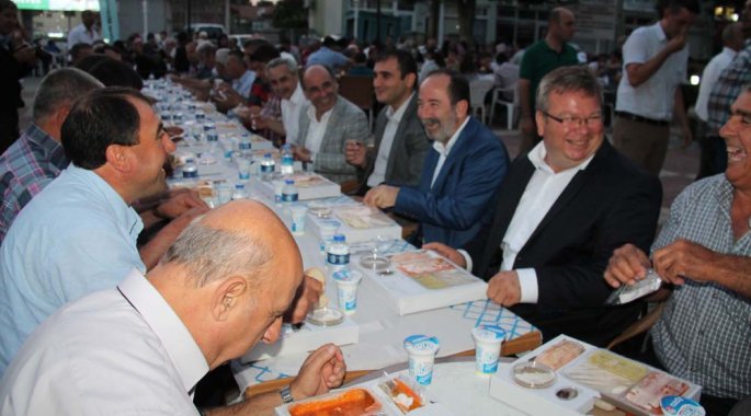 BAŞKAN GÜRKAN, SÜLOĞLU HALKIYLA İFTARDA BULUŞTU