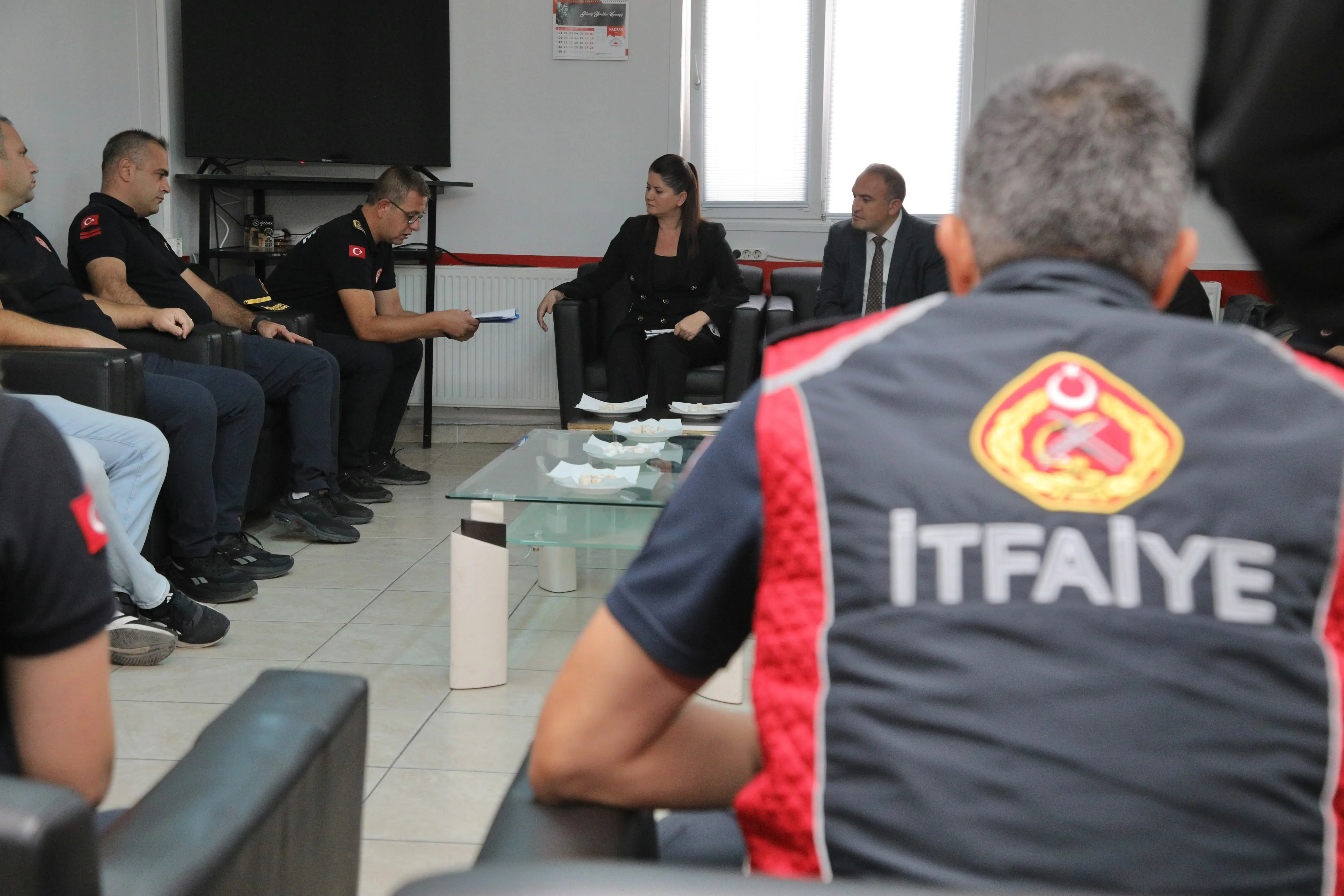 BAŞKAN GENCAN İTFAİYE HAFTASI’NDA İTFAİYE PERSONELİYLE BULUŞTU galeri görseli