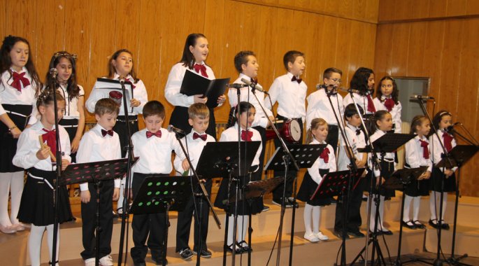 ŞARKILAR ANNELERE
