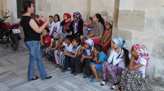 SOKAK OYUNLARIYLA, UNUTULMAZ BİR GÜN YAŞADILAR